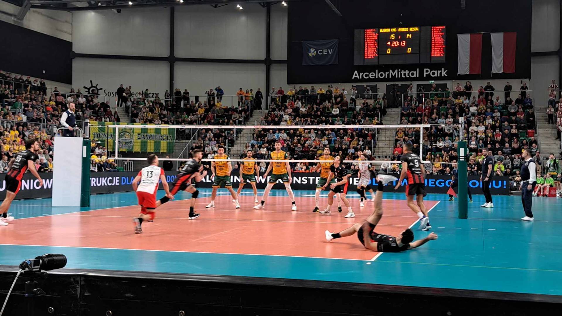 Bratobójczy pojedynek w Pucharze CEV. Aluron CMC Warta Zawiercie vs Asseco Resovia Rzeszów [Relacja]